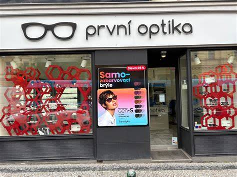 grafické srovnání brýlí a služeb optiky