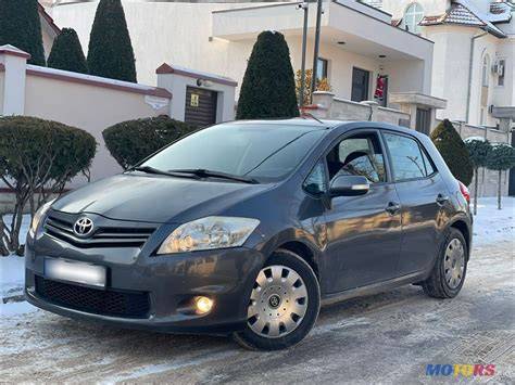 Infografika: Toyota Auris 2011 výbava a motorizace