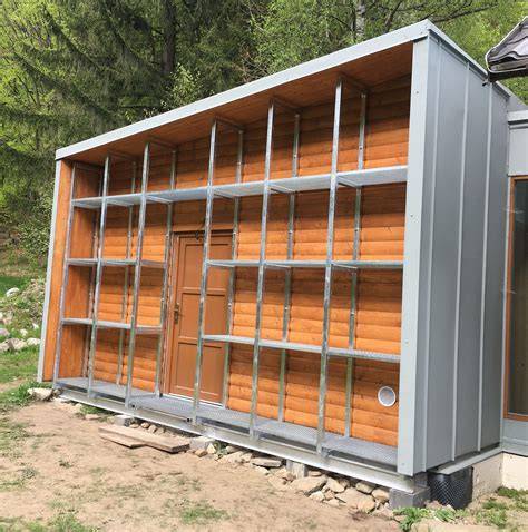 konstrukce a ukládání nábytku do prodejny