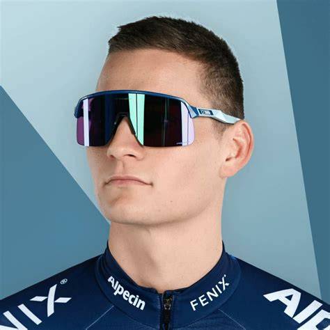 ilustrace cyklistických brýlí pro jízdu