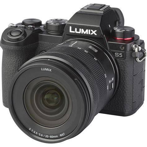 Panasonic LUMIX S 20-60 mm na výstavě